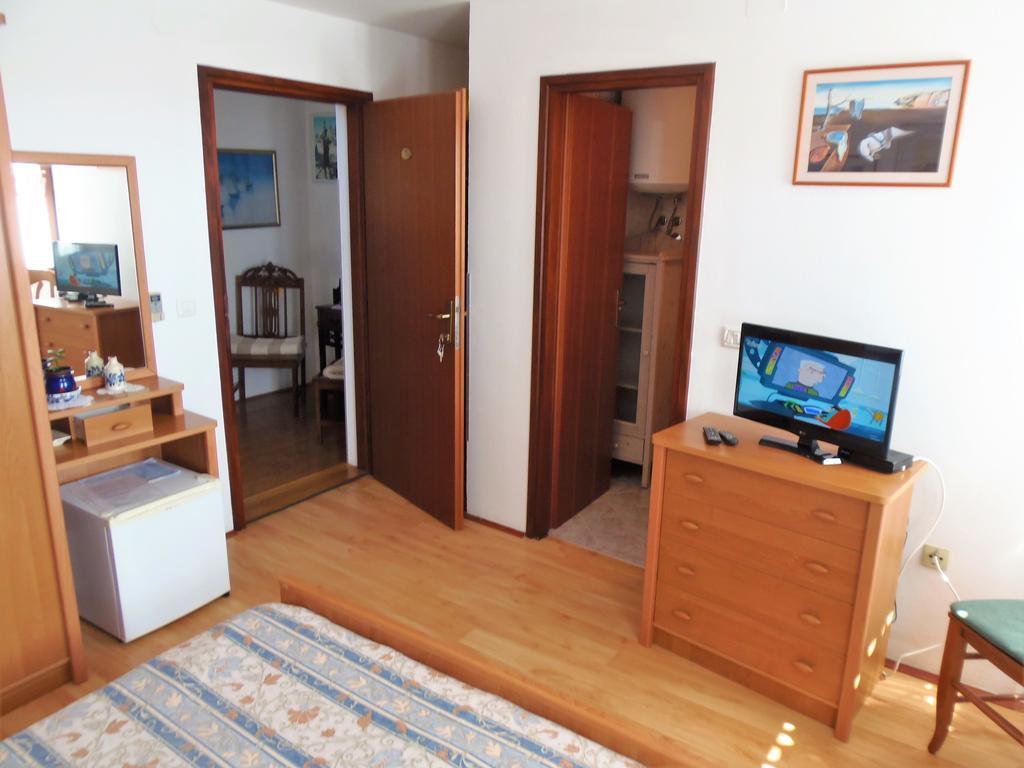 Apartment Noemi Medulin Exterior photo