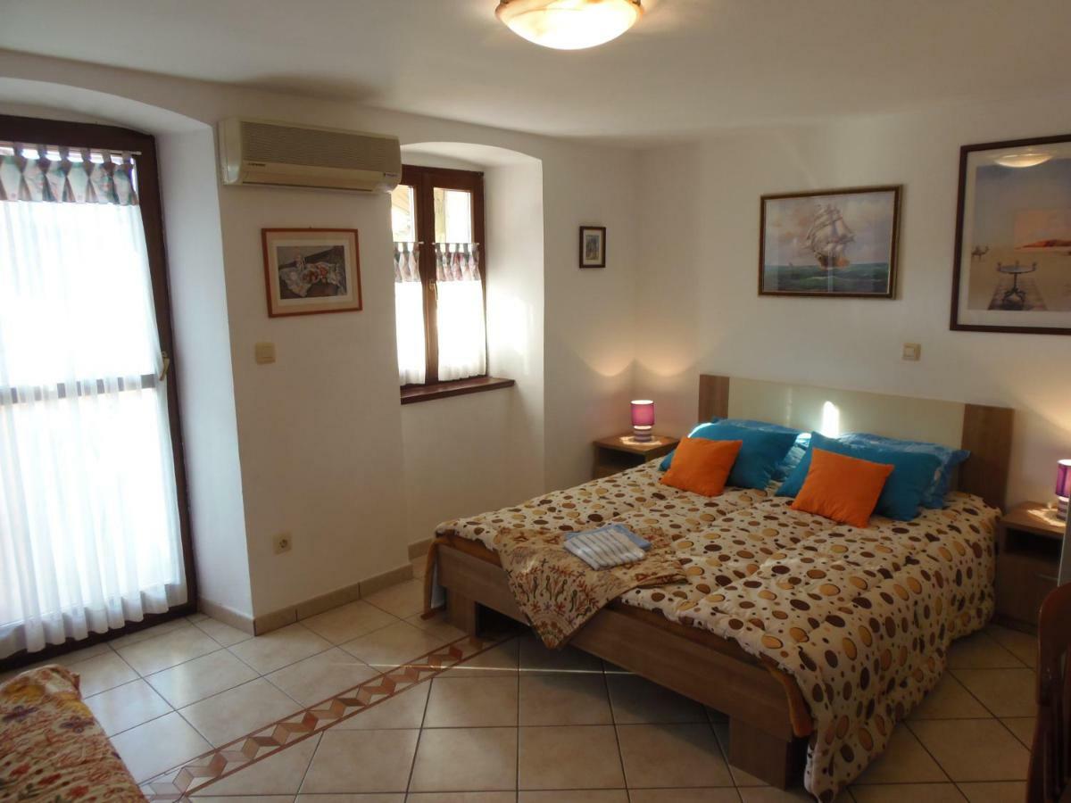 Apartment Noemi Medulin Exterior photo
