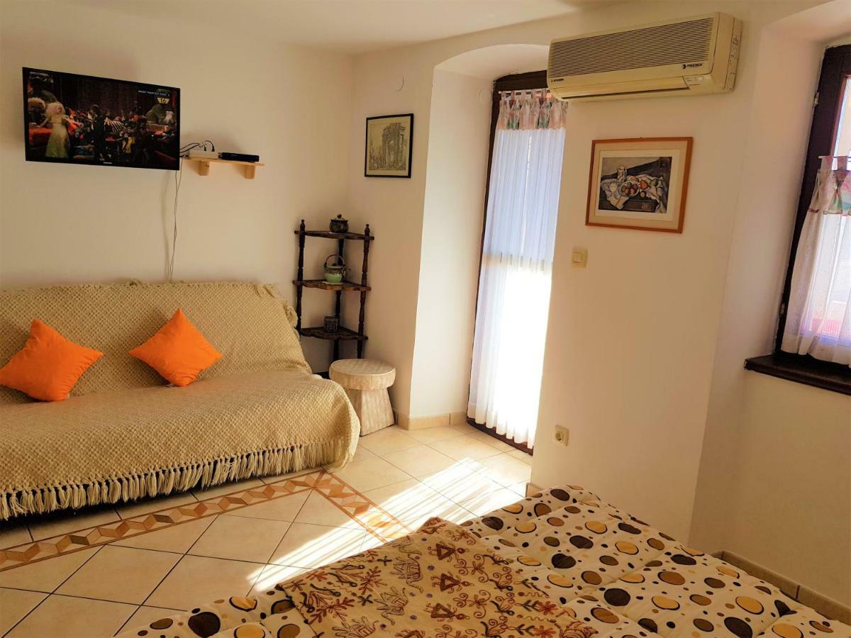 Apartment Noemi Medulin Exterior photo
