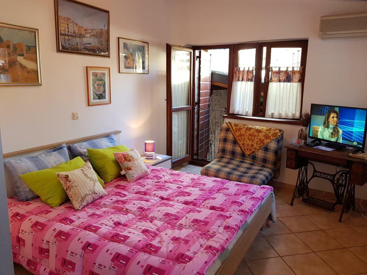 Apartment Noemi Medulin Exterior photo